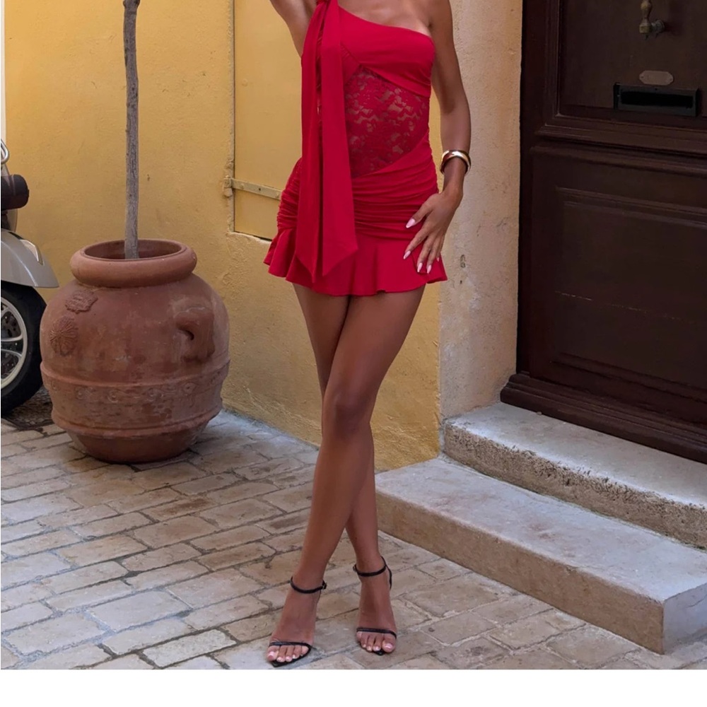 Elegant Red Lace Women's Dress